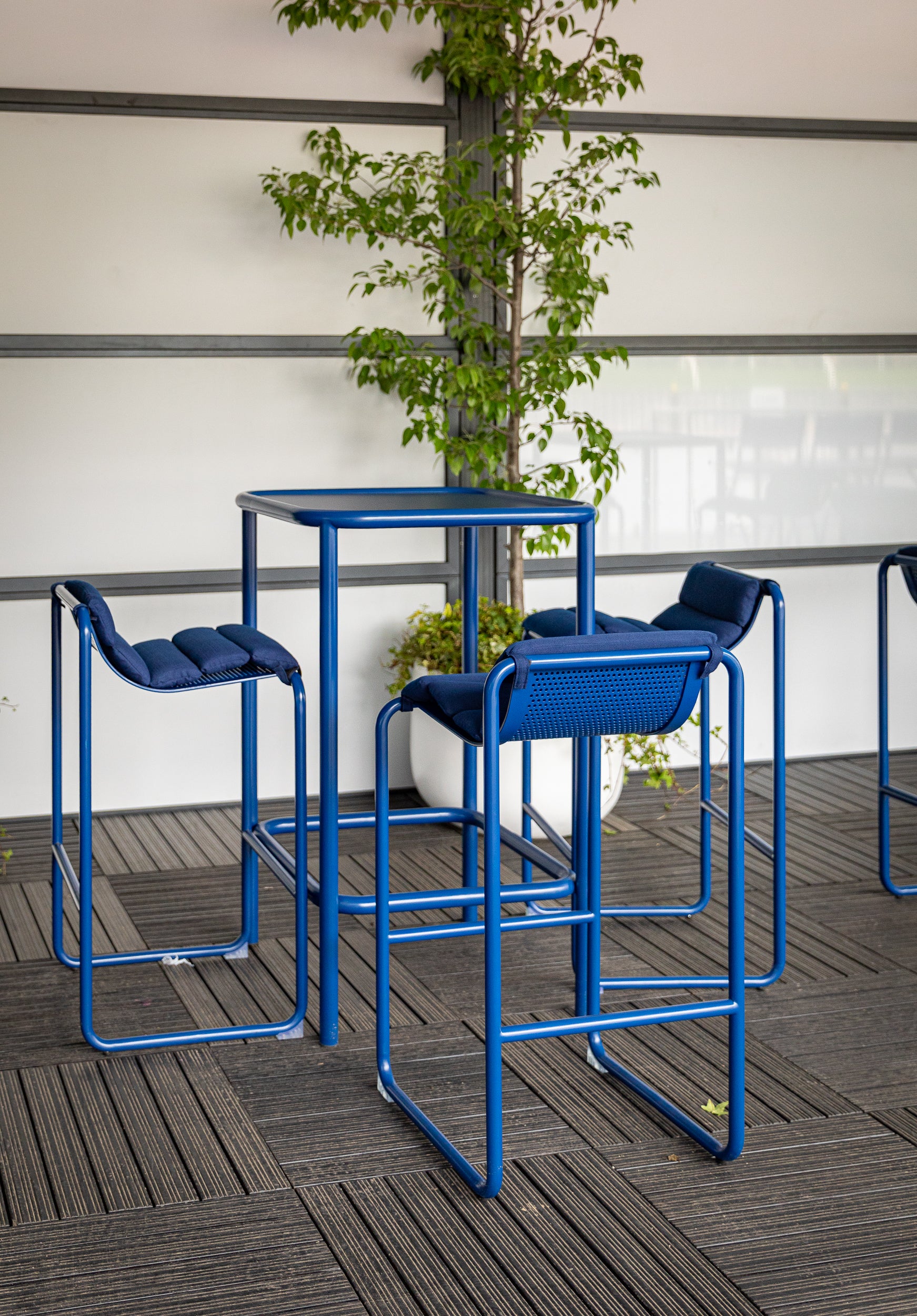 Isla Bar Stool