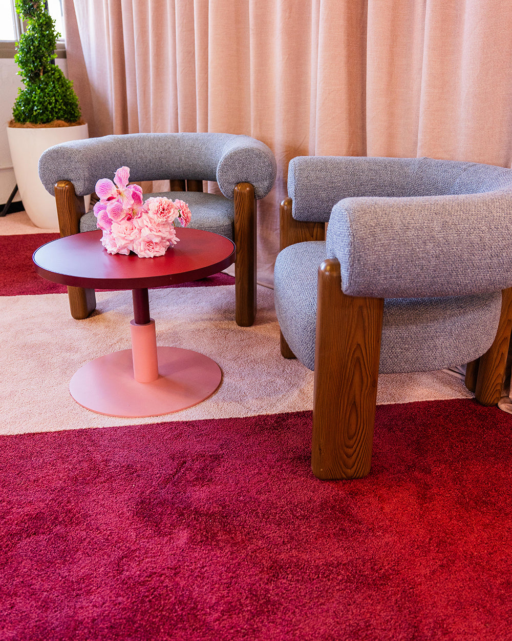 Flo Lounge Chair