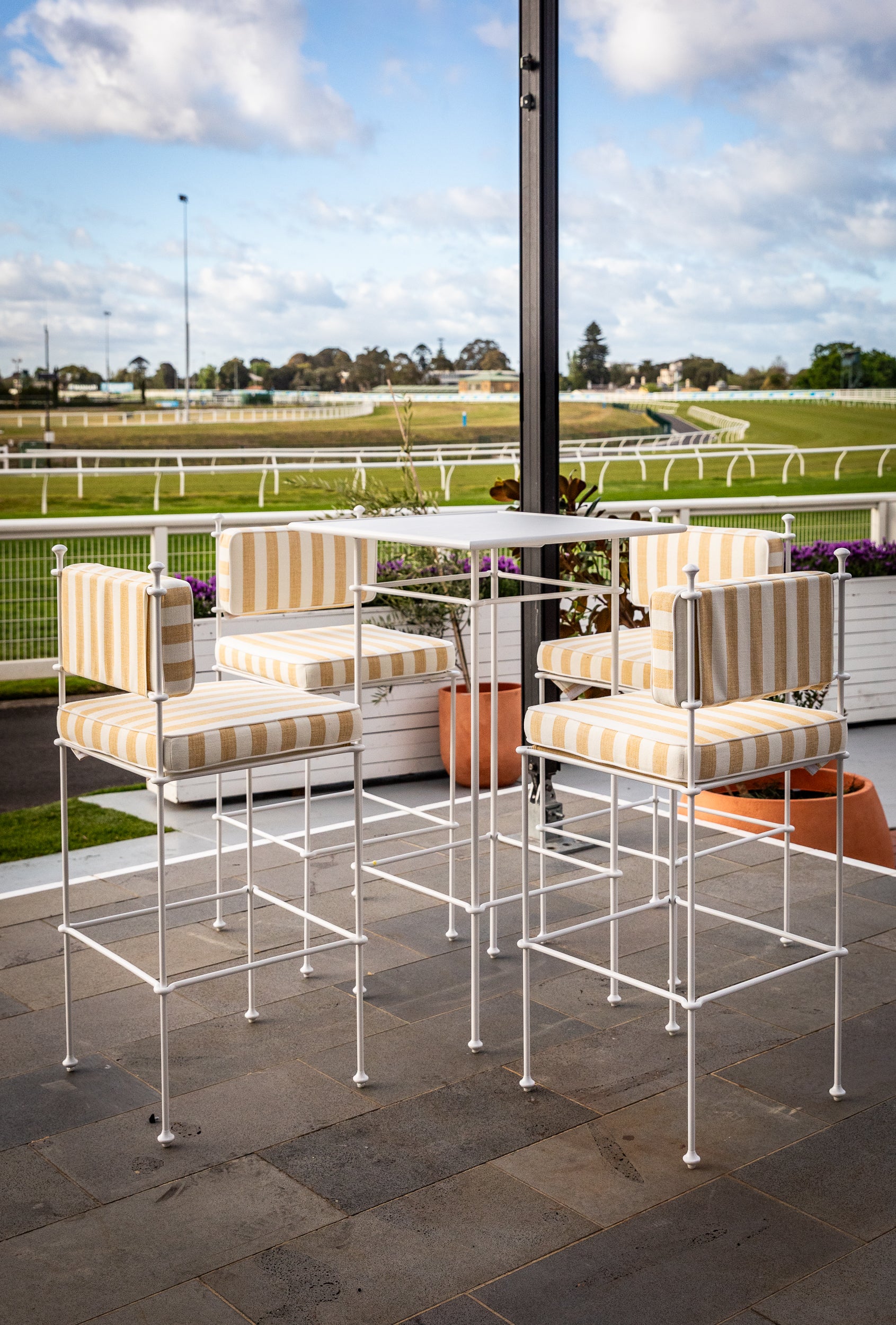Gigi Bar Table