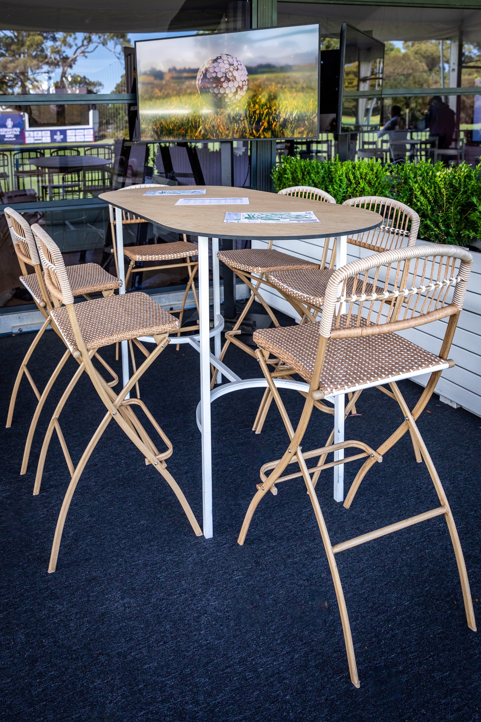Arc Bar Table (Oblong)