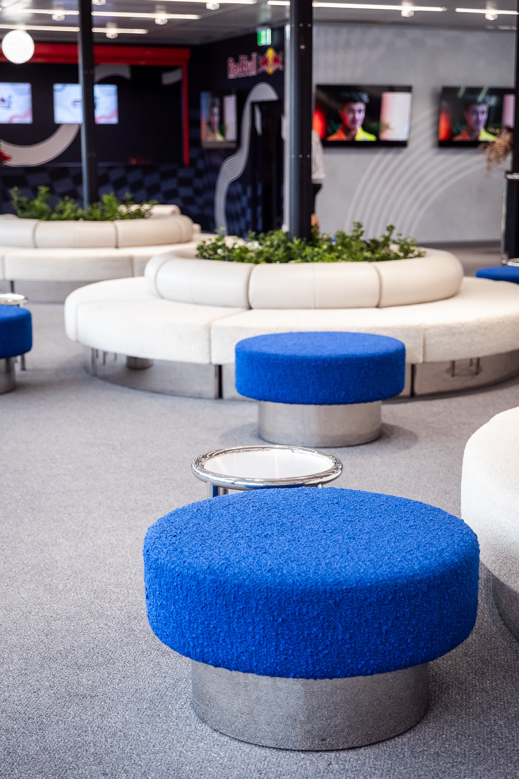 Zeon Ottoman