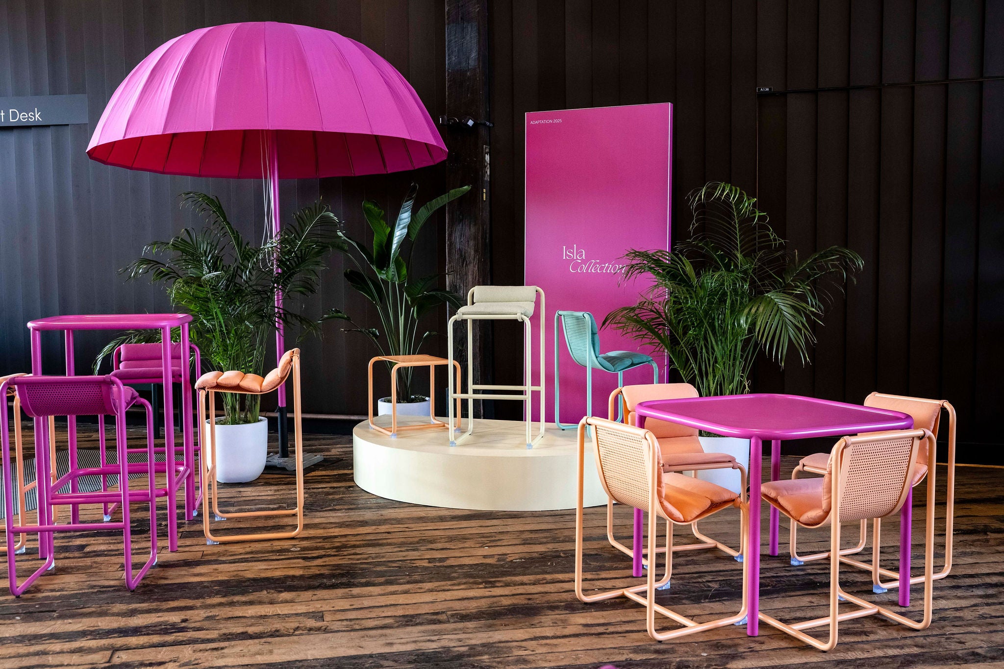 Isla Café Table