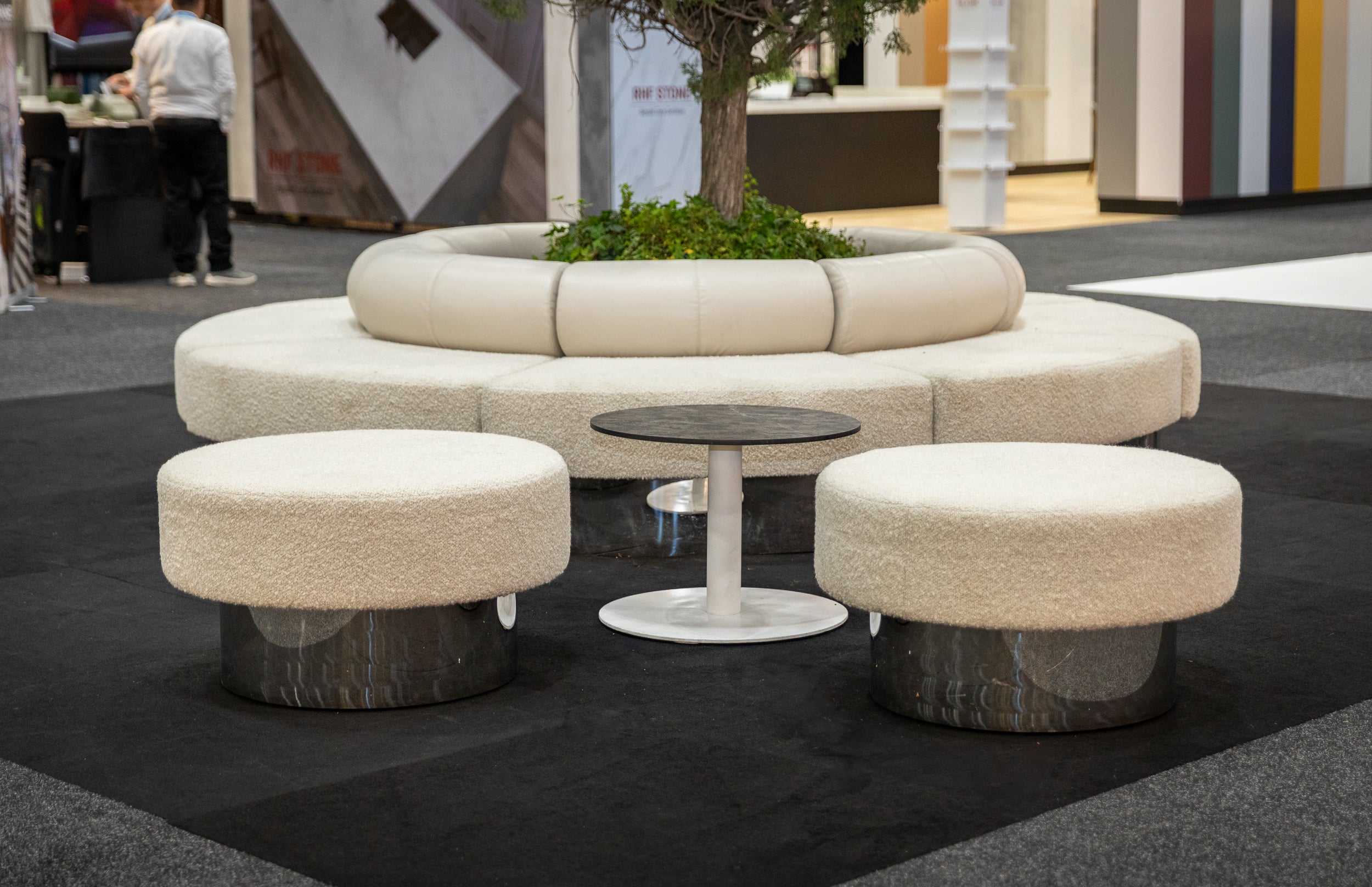 Zeon Ottoman